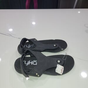 New Ryka Women’s Sz 6  Black Sandals Thong  T-strap Sport Margo Sandals bin